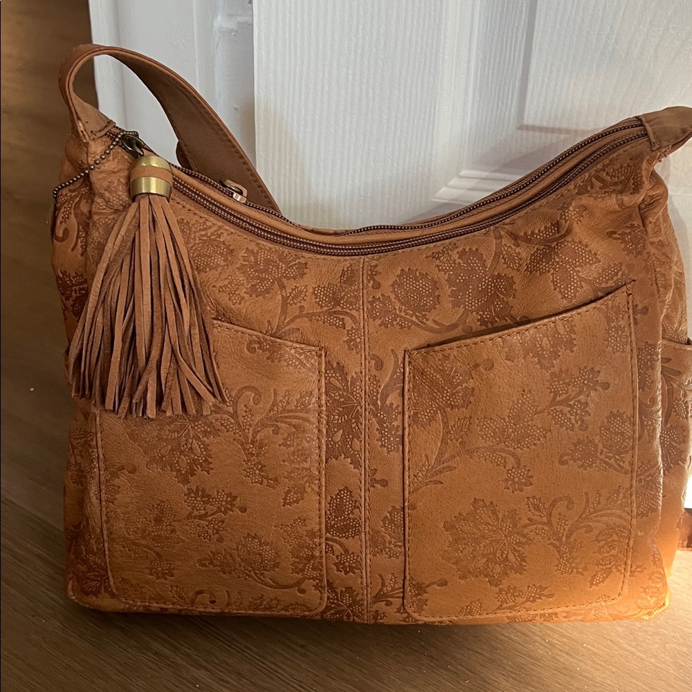 Cabin Creek Leather Handbag 👜 - Picture 4 of 7